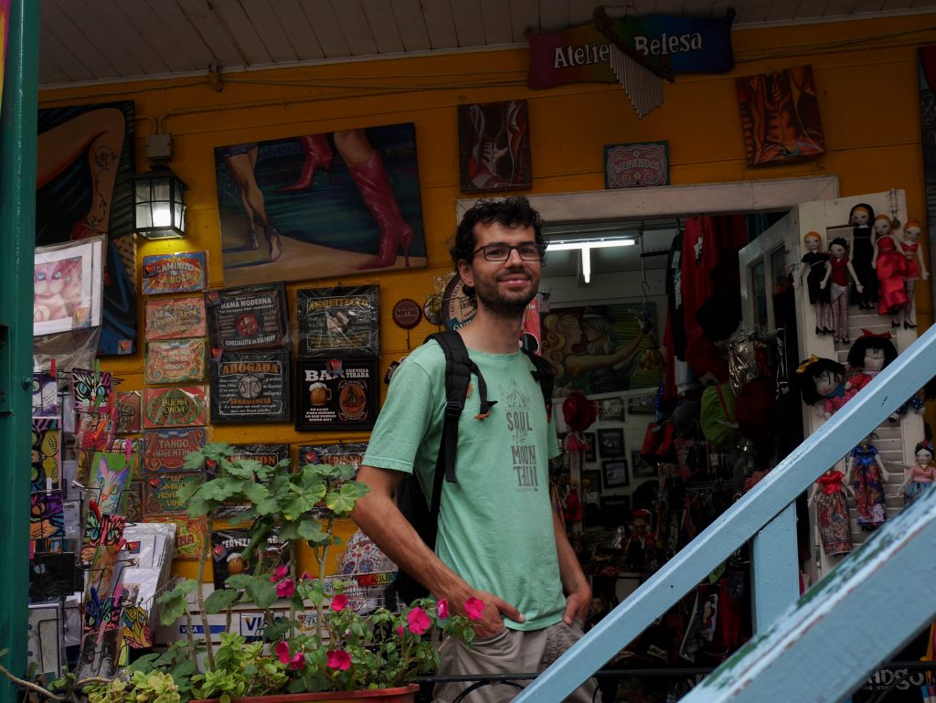 Thomas fait les boutiques