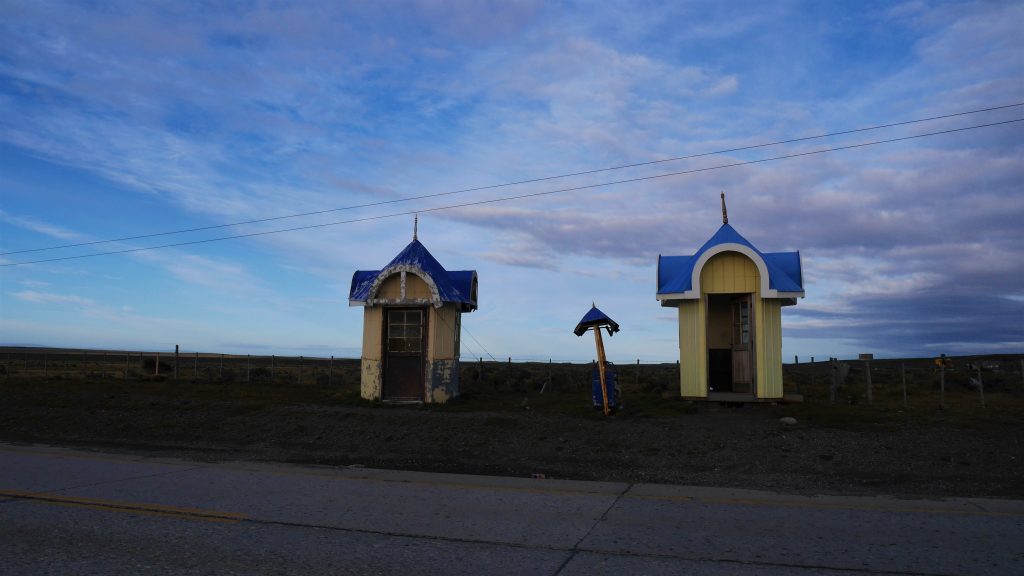 L'arrêt de bus au milieu de nulle part