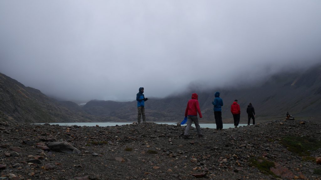 Au bord du lac, pour chercher de l'eau