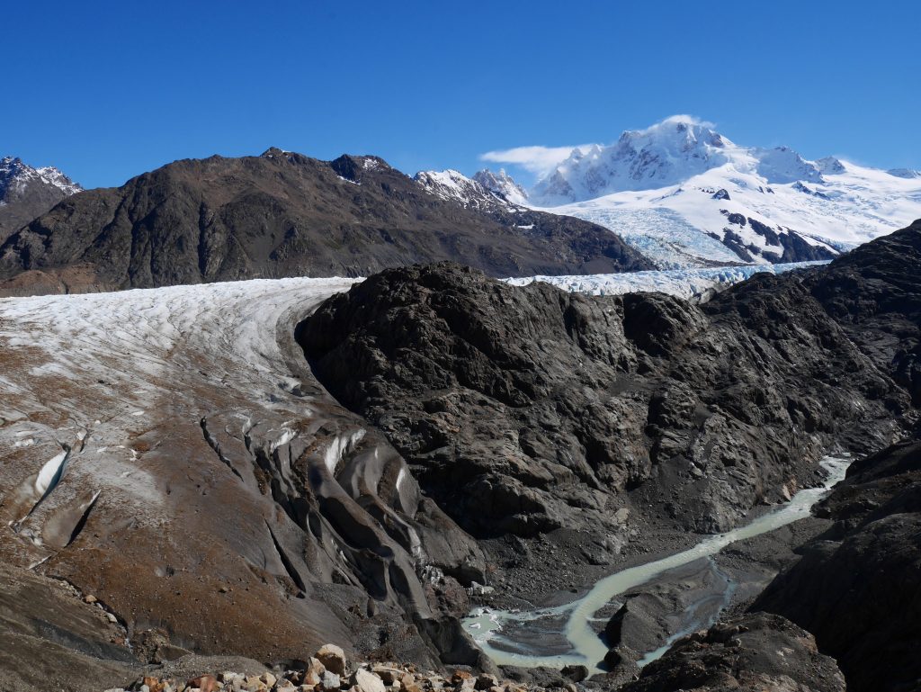 Le glacier, bien épais