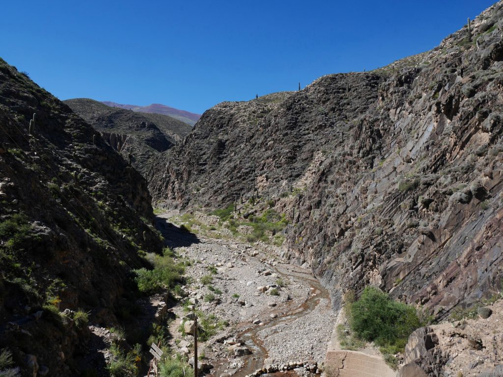 En descendant vers les gorges