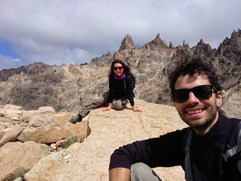 Devant le deuxième lac