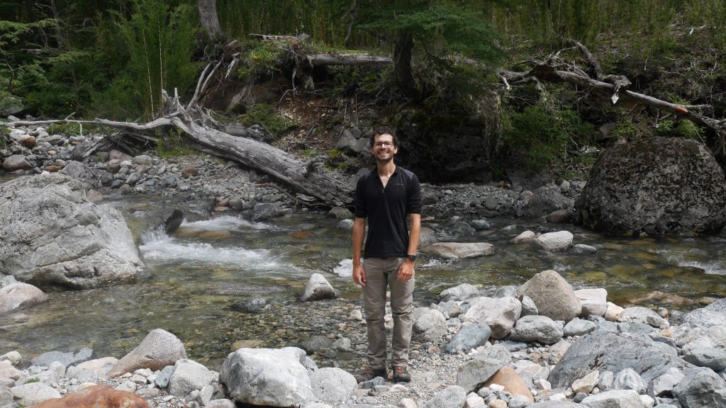 Pause pique-nique devant la rivière