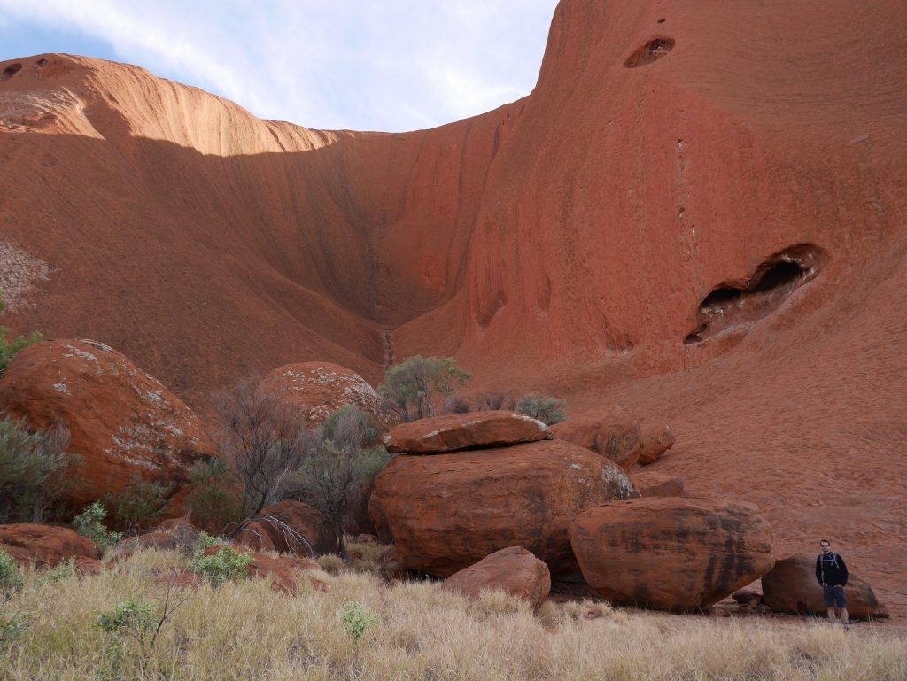 Thomas face à Uluru 