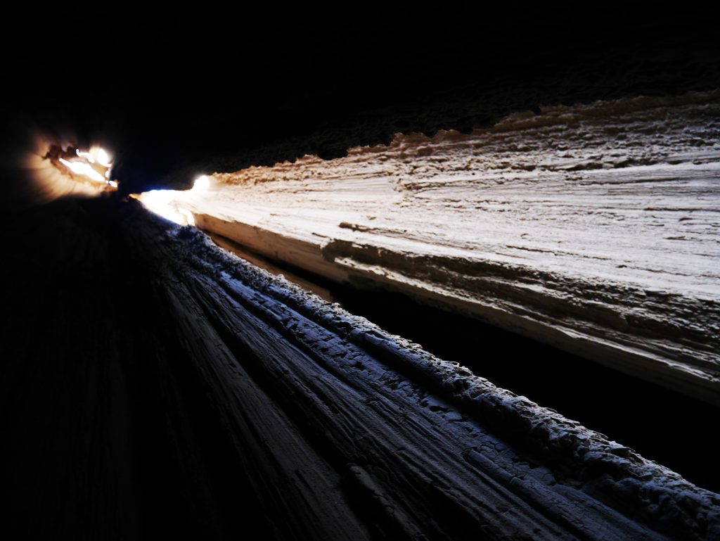 Dans une des cheminées naturelles