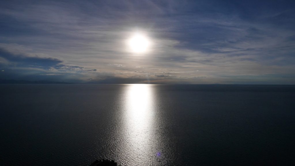 Coucher de soleil sur le lac Titicaca