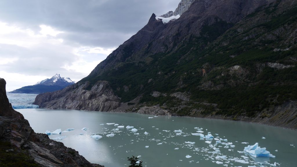Glacier et miettes d'Iceberg