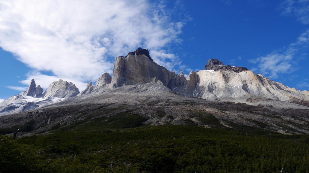 les montagnes de la vallée Francès