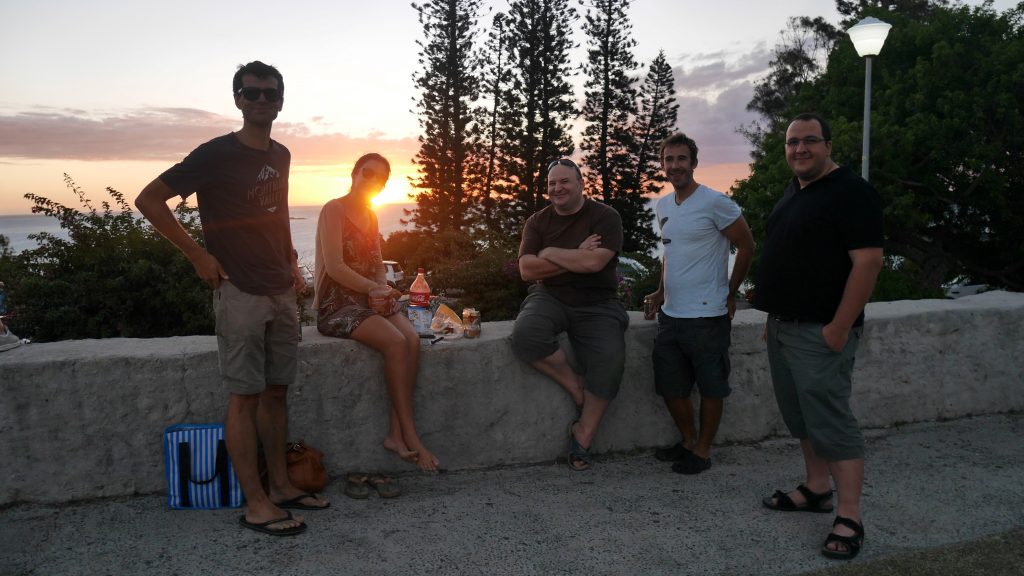 Une dernière bière calédonienne au sommet du Ouen Toro