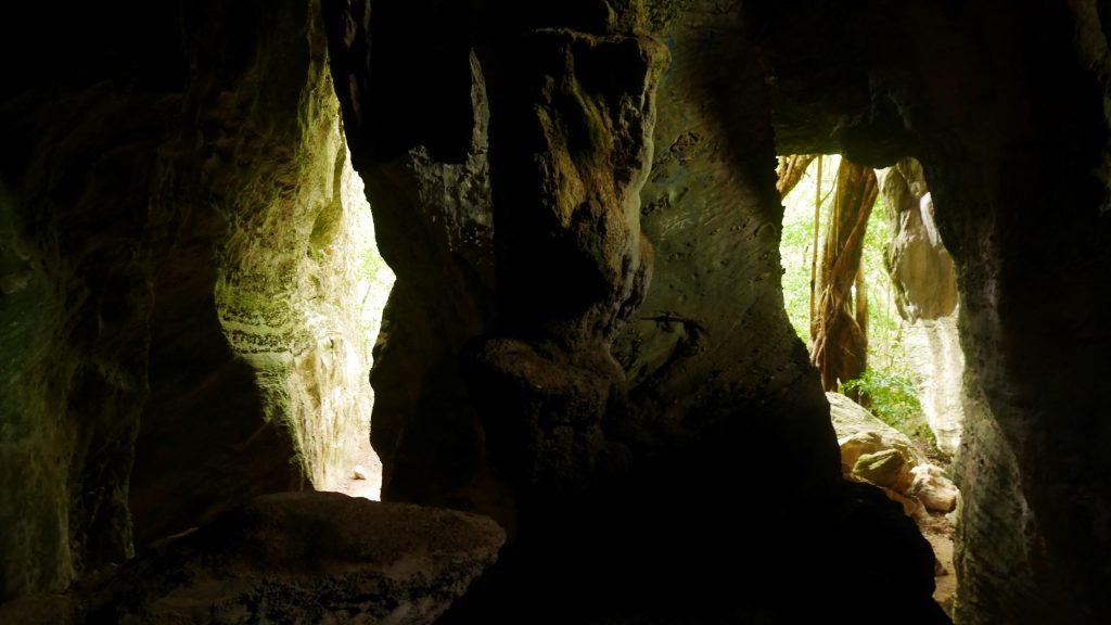 La petite grotte de Koumac