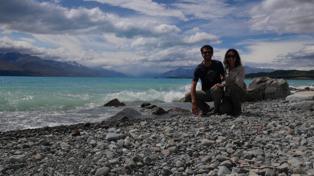 Devant le lac Pukaki
