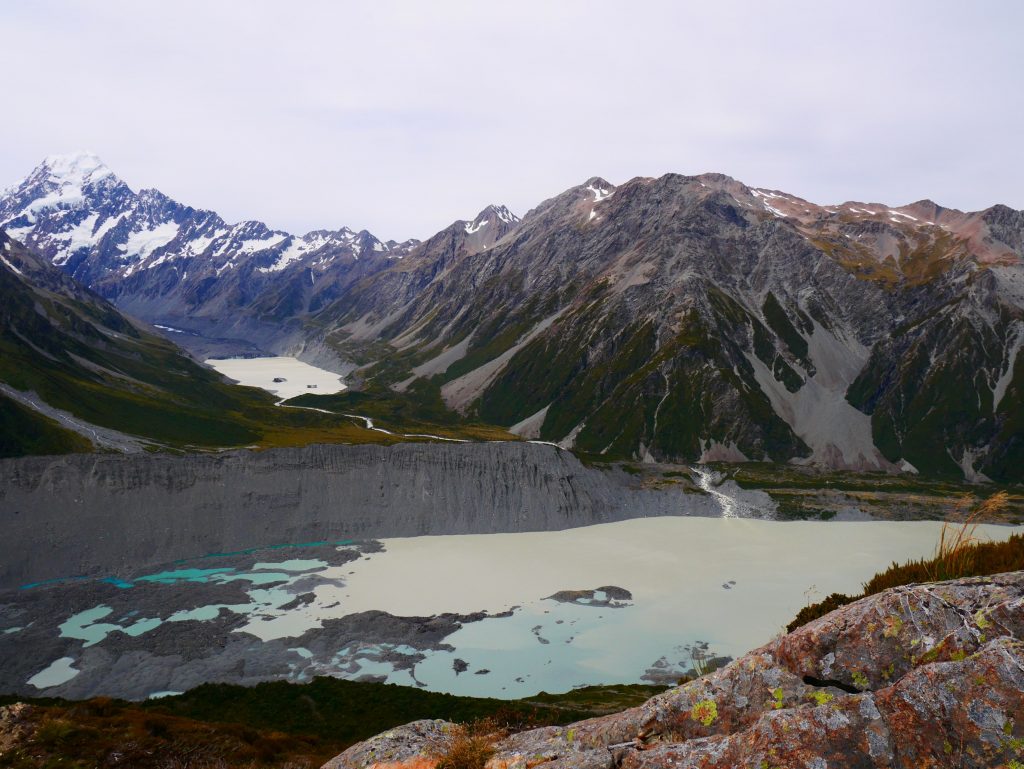 Vue sur les lacs au pied du Mt Cook