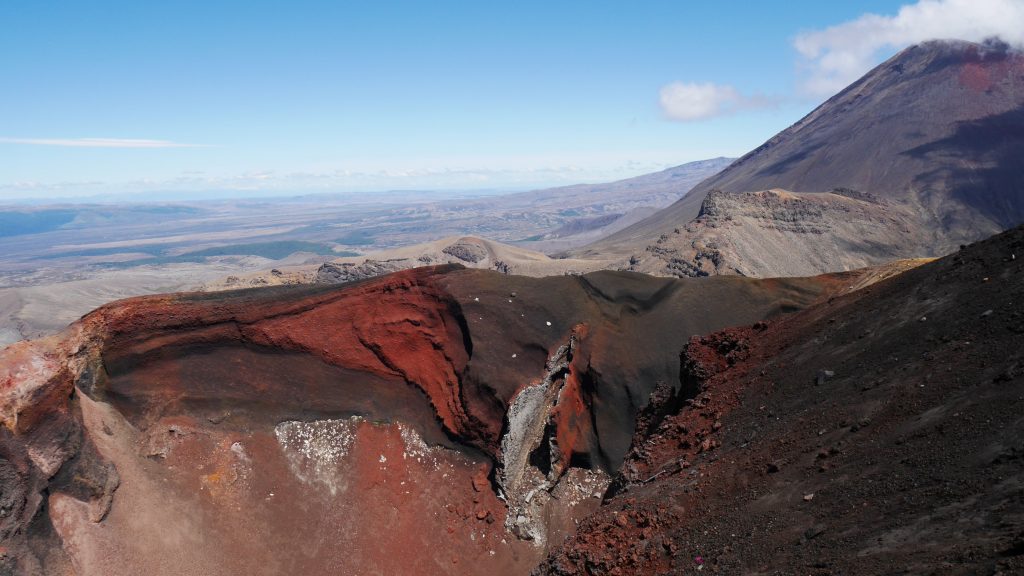 tongariro-crossing-27-red-crater-detail