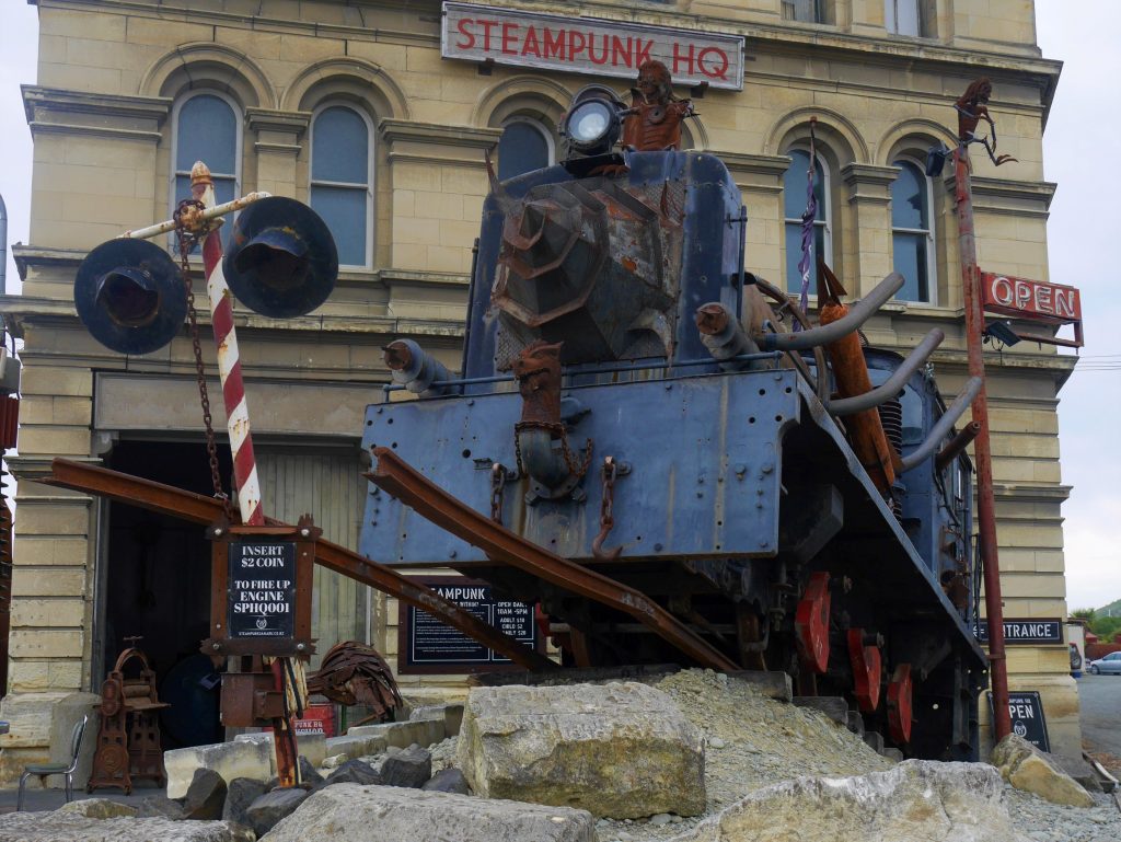 Zoom sur le train steampunk