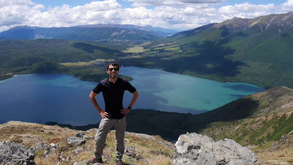 Thomas dominant le lac Roititi