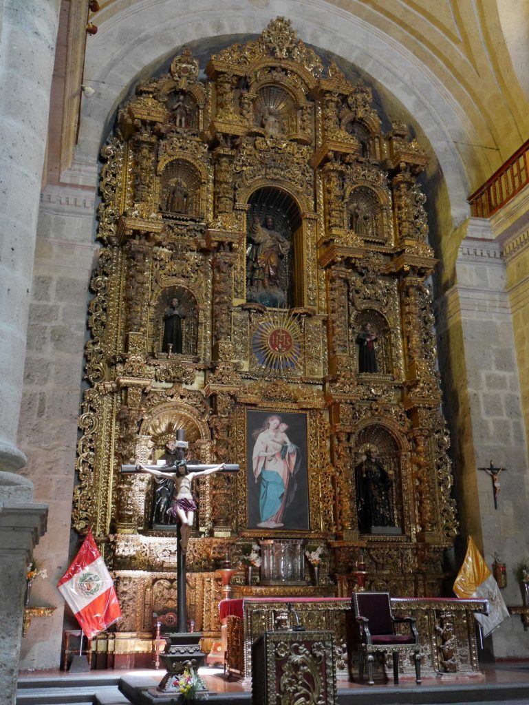 Un des retables de l église de la Compania