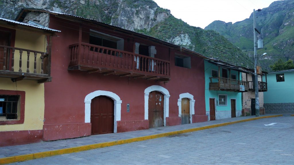 La place d'armes d'Alca" width="640