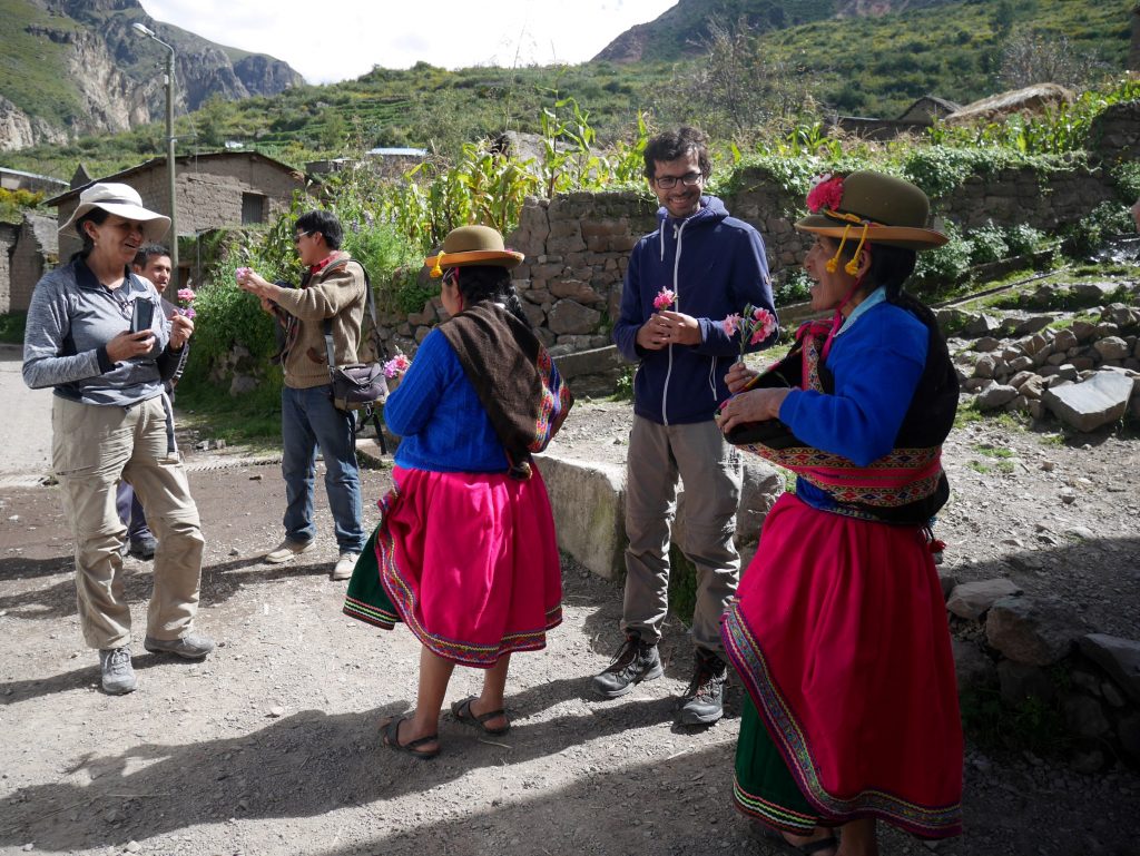 L'accueil, avec des fleurs