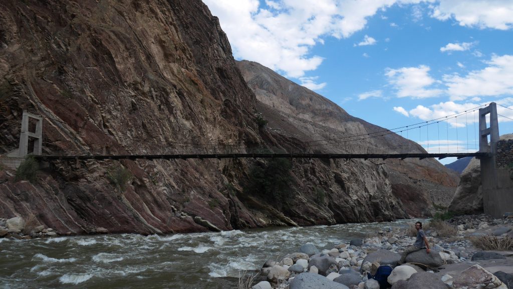 Le pont piéton pour rejoindre Quechualla