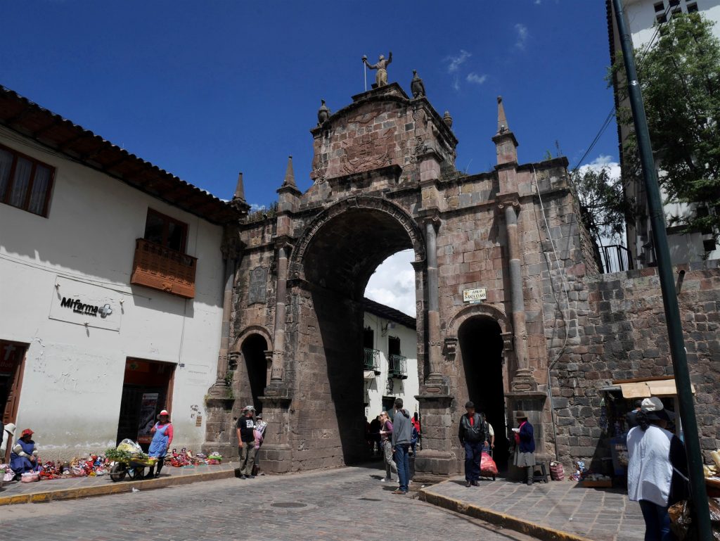 La porte qui mène au marché San Pedro