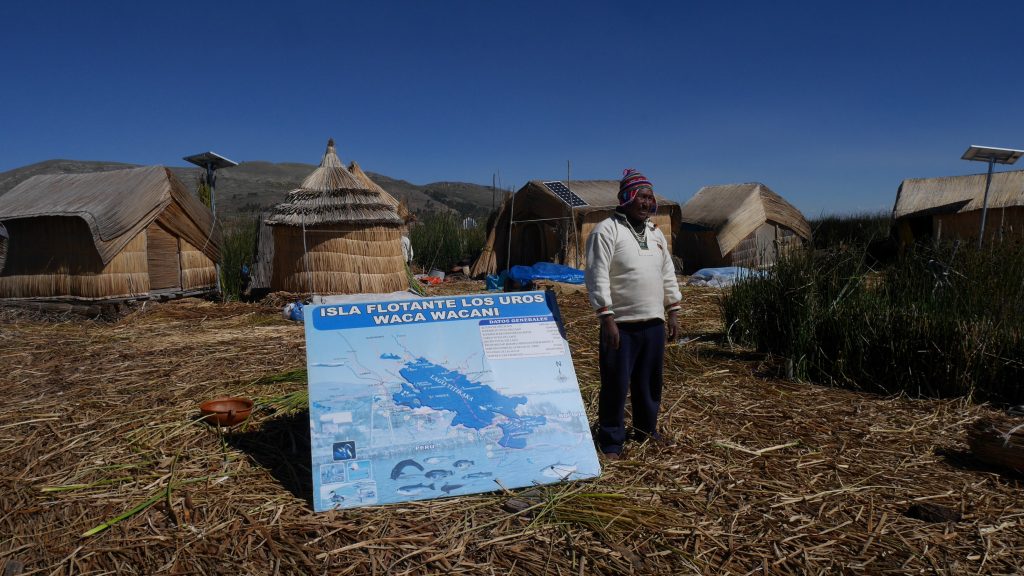 Petit cours de géo par le 'chef' de l'île