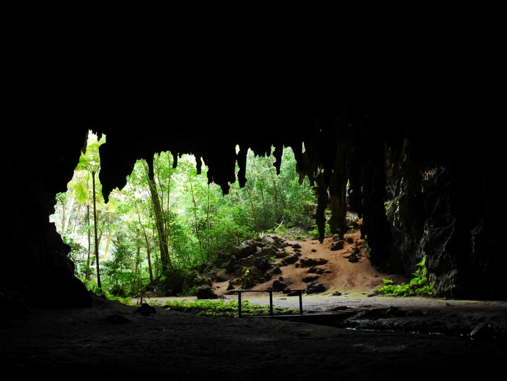 Entrée de la grotte de la Reine Hortense