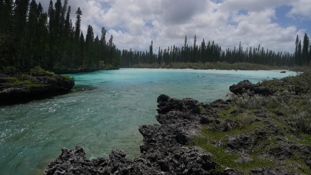 La piscine naturelle vue du côté océan