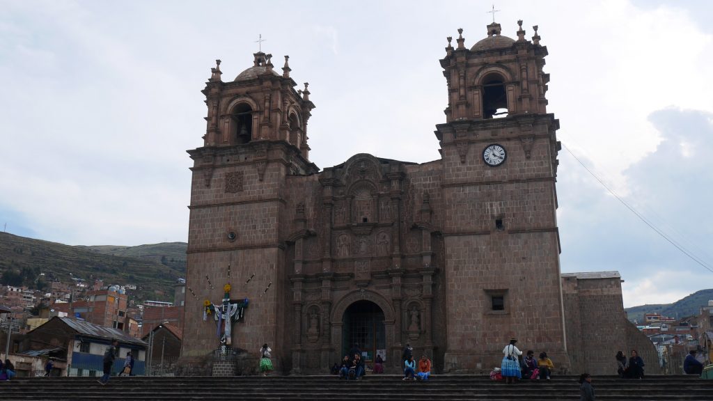 La cathédrale de Puno